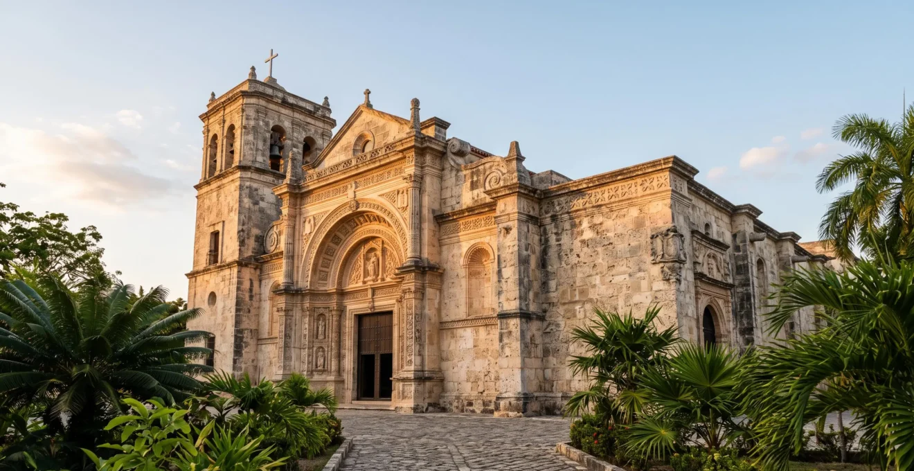 Vue majestueuse de la façade en pierre de corail dorée de la cathédrale primatiale de Saint-Domingue au coucher du soleil